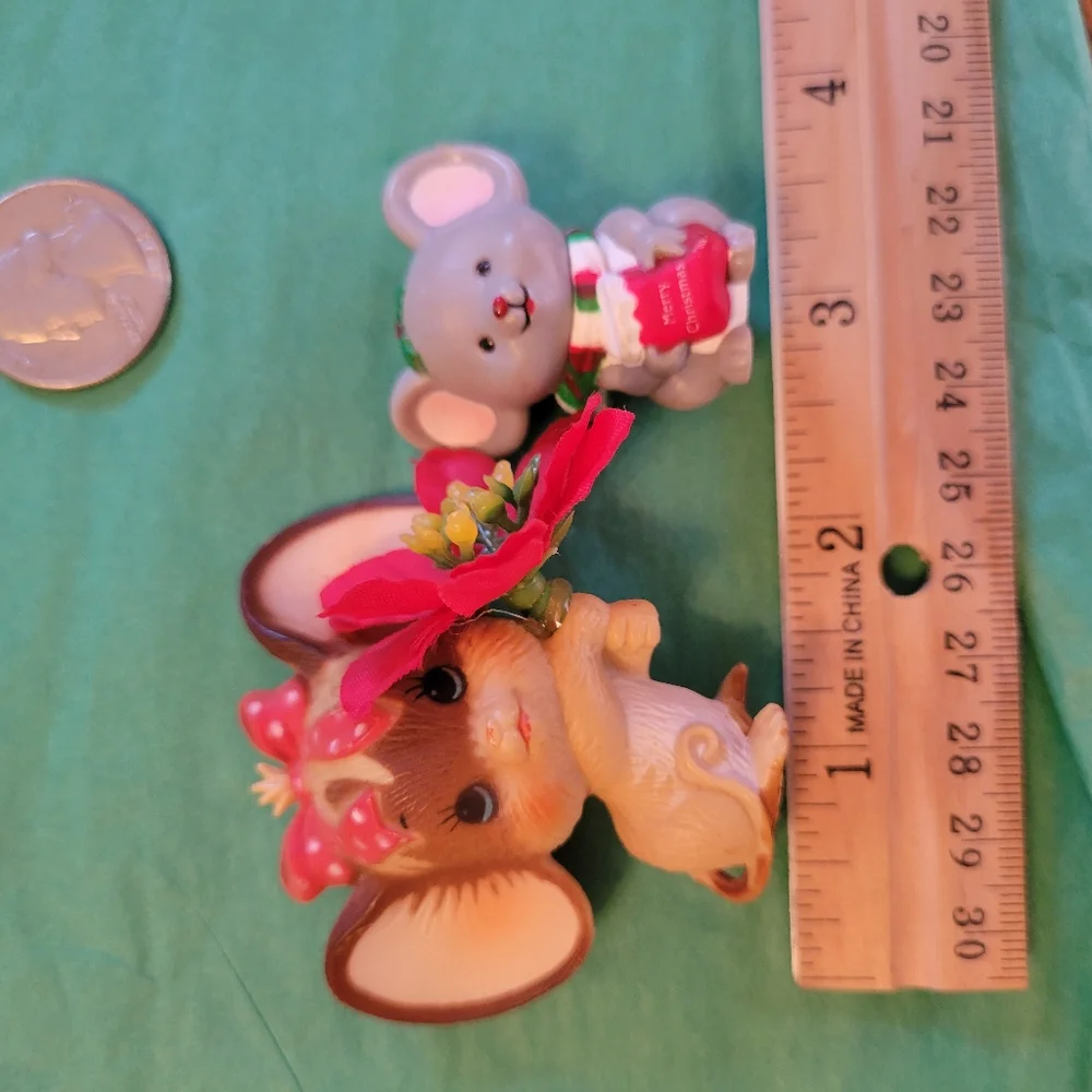 Cute Vintage Christmas Mice ~ Kitschy! ~ Russ Berrie ~ Tiny But Charming!